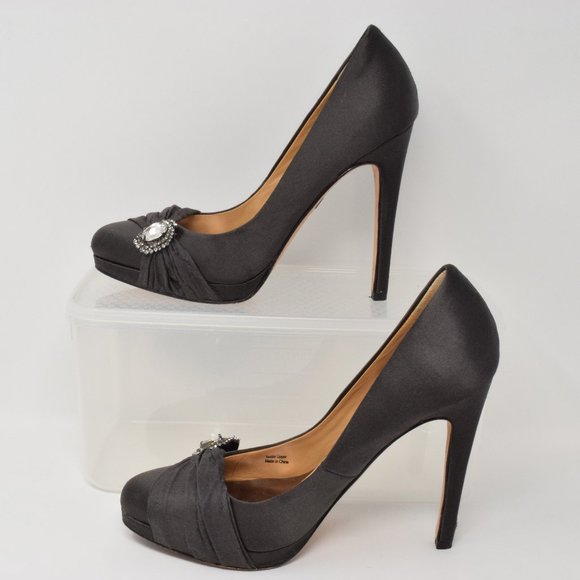 Badgley Mischka Heels Closed Toe Satin Jewel 6.5 - Picture 6 of 16